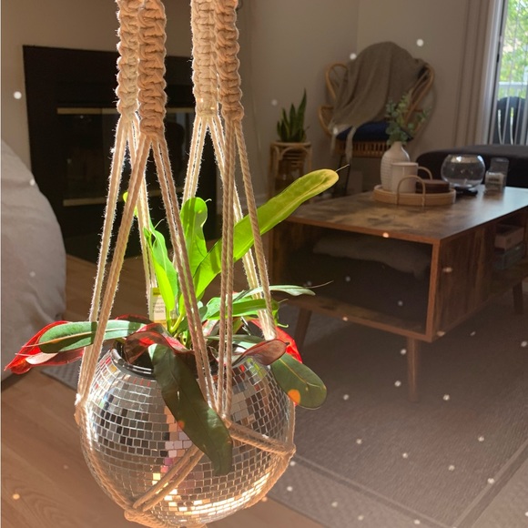 Handmade disco planter with handmade macrame hanger - Picture 7 of 7